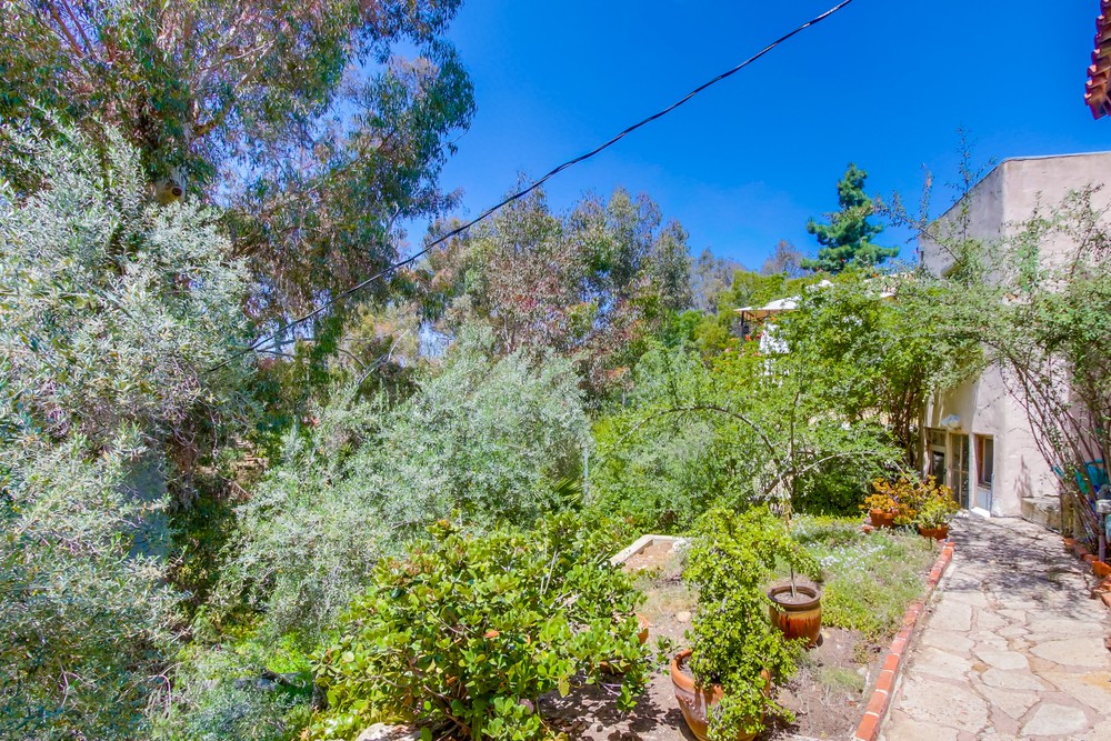 Virtual tour photo 41 of 55 for 3704 Robinson Pl