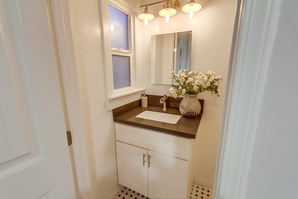 Virtual tour photo 36 of 60 for 3705 Bancroft St