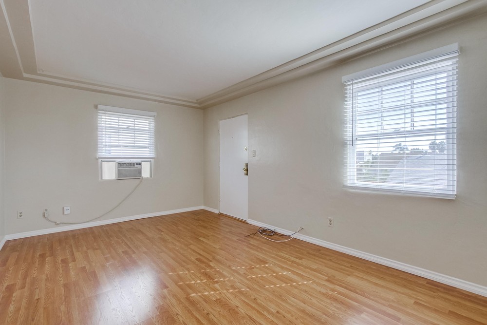 Virtual tour photo 13 of 28 for 3710 32nd St