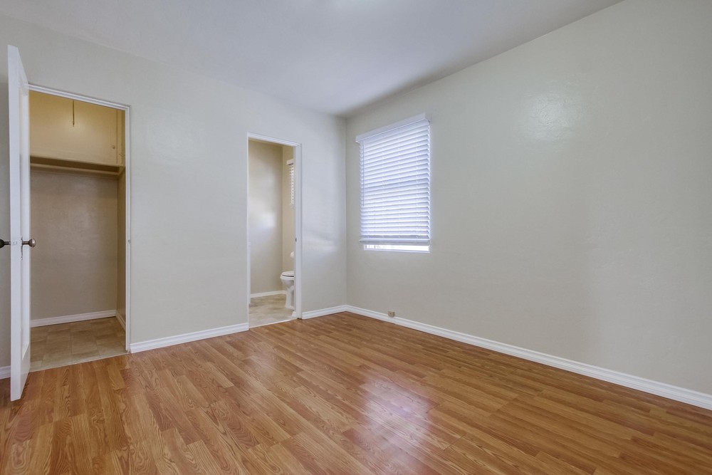 Virtual tour photo 25 of 28 for 3710 32nd St