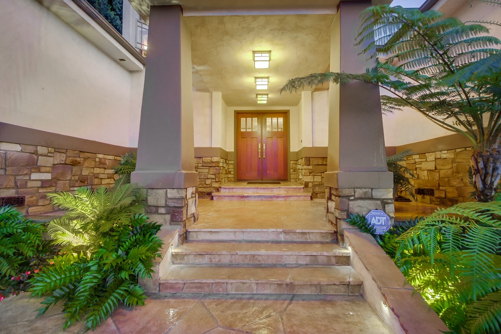 Virtual tour photo 4 of 86 for 3711 Wilcox St