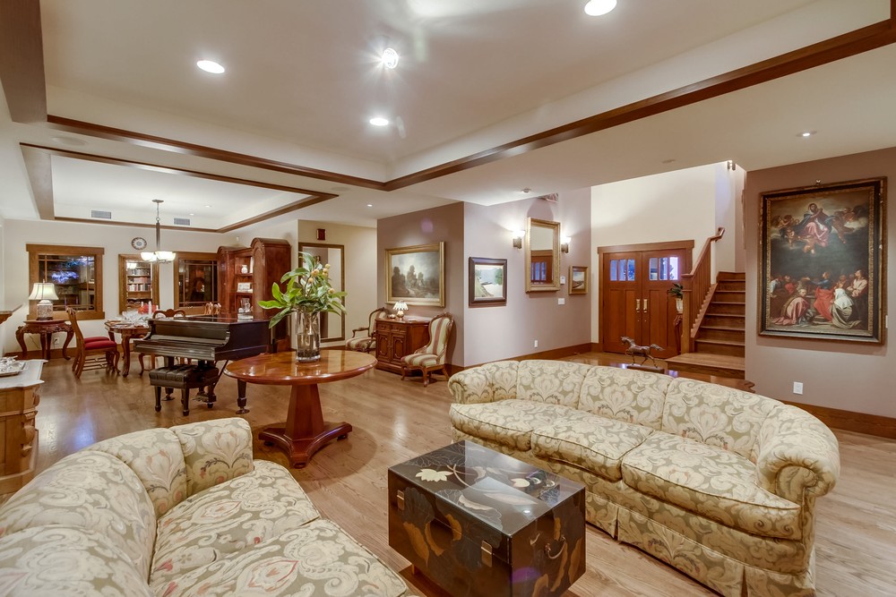 Virtual tour photo 9 of 86 for 3711 Wilcox St