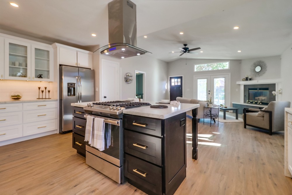 Virtual tour photo 32 of 54 for 3712 Bancroft St