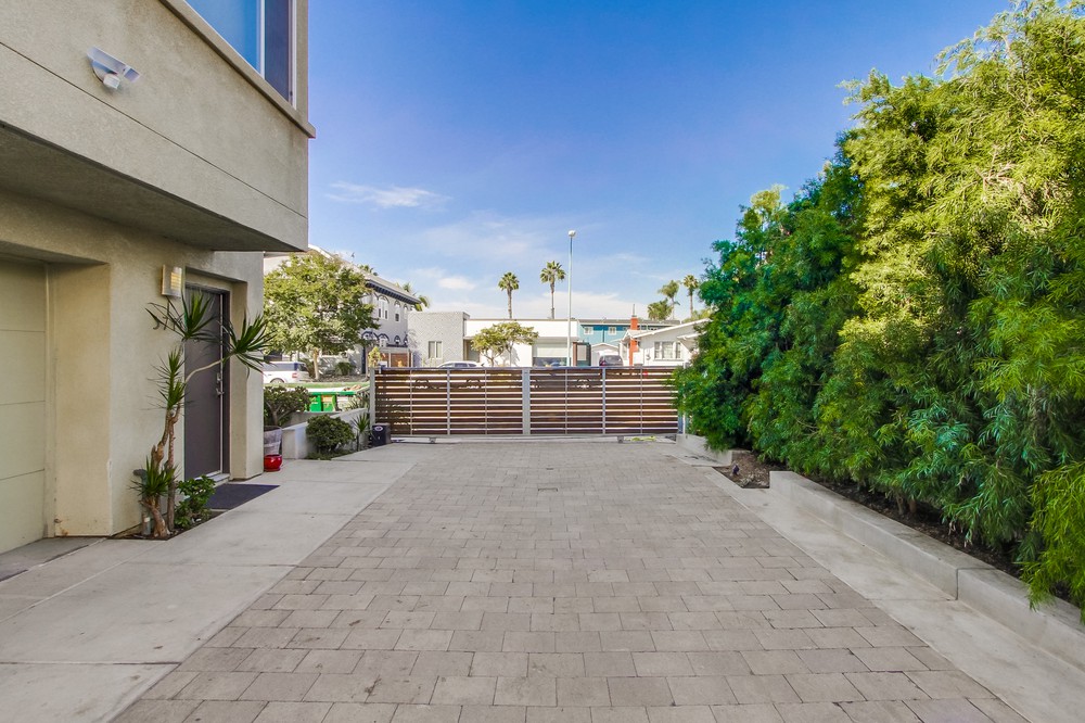 Virtual tour photo 12 of 55 for 3713 30th St