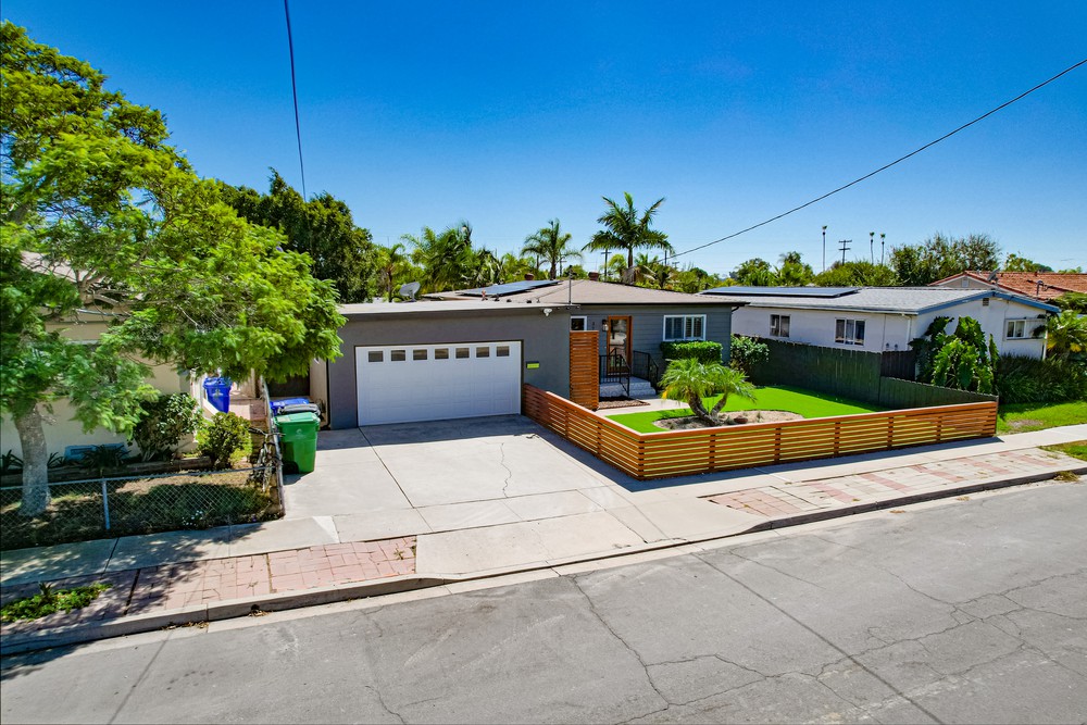 Virtual tour photo 7 of 37 for 3715 Martha St