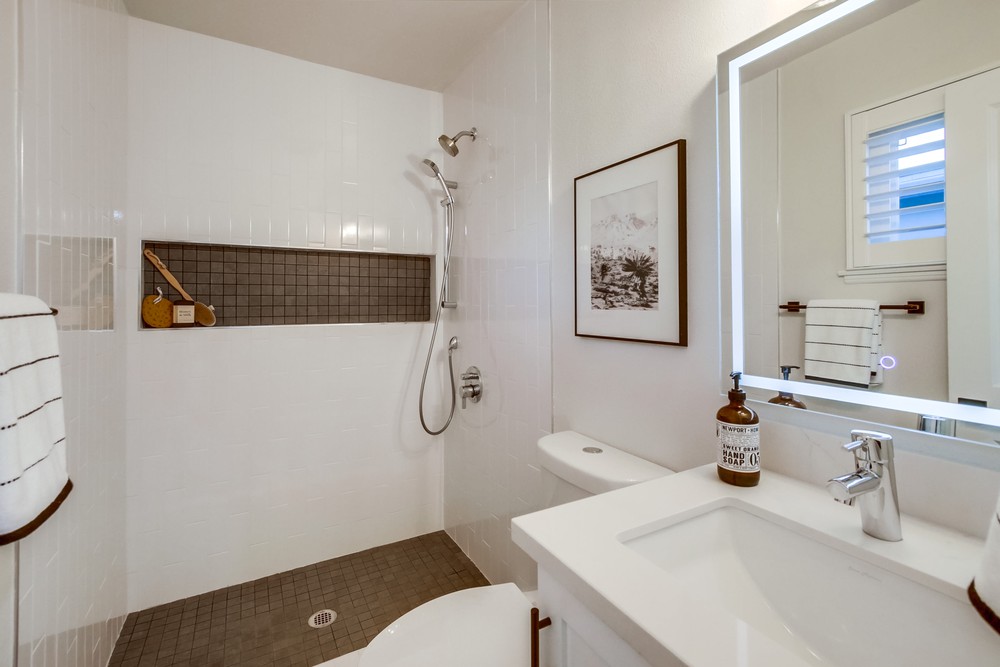 Virtual tour photo 42 of 105 for 3715 Martha St