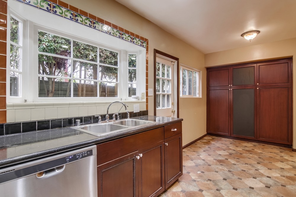 Virtual tour photo 18 of 50 for 3720 Wawona Dr