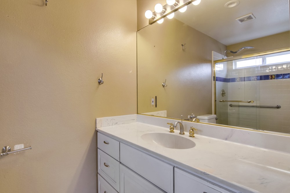 Virtual tour photo 37 of 50 for 3720 Wawona Dr