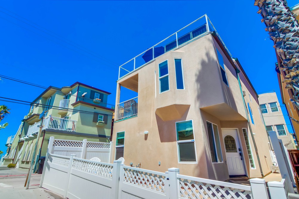 Virtual tour photo 1 of 62 for 3721 Strandway