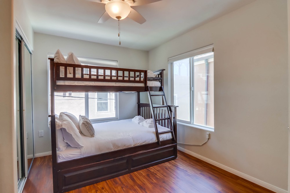 Virtual tour photo 28 of 62 for 3721 Strandway