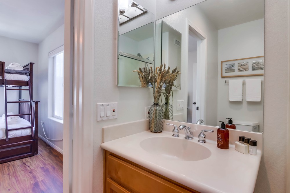 Virtual tour photo 31 of 62 for 3721 Strandway