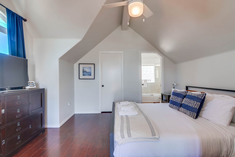 Virtual tour photo 34 of 62 for 3721 Strandway