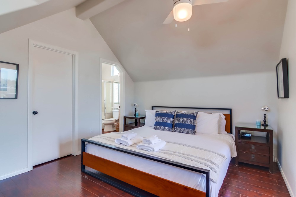 Virtual tour photo 35 of 62 for 3721 Strandway