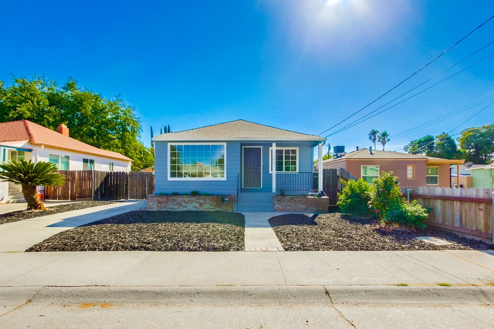 Virtual tour photo 1 of 47 for 3733 52nd St