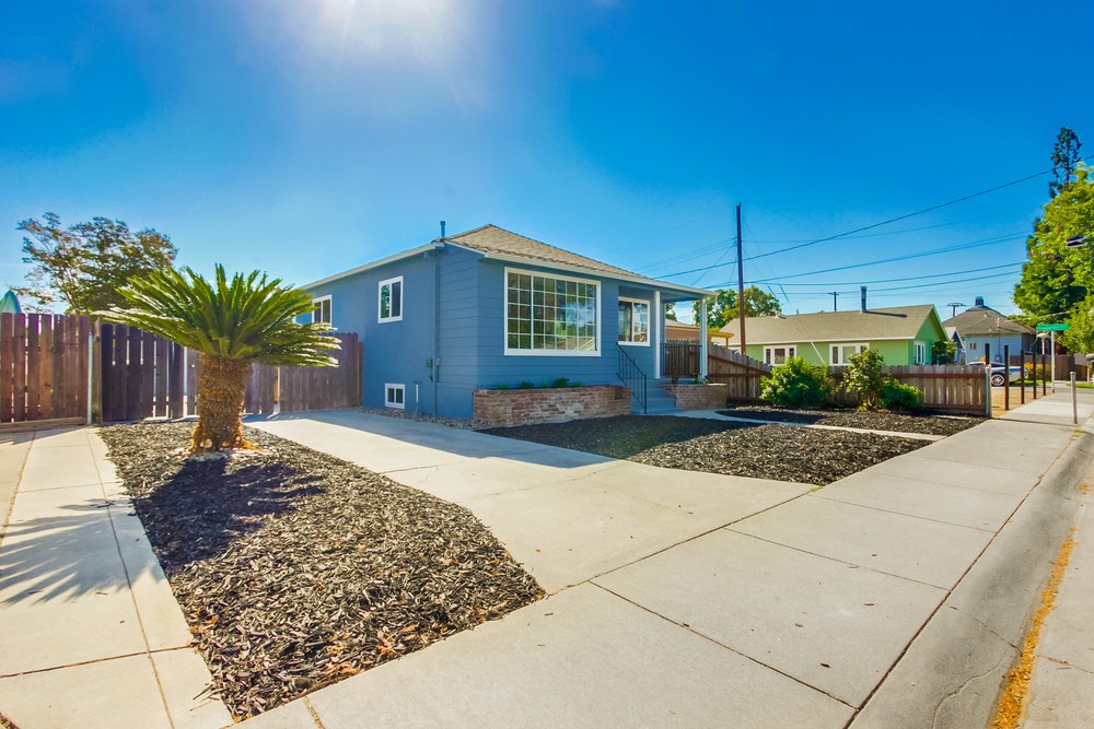 Virtual tour photo 3 of 47 for 3733 52nd St