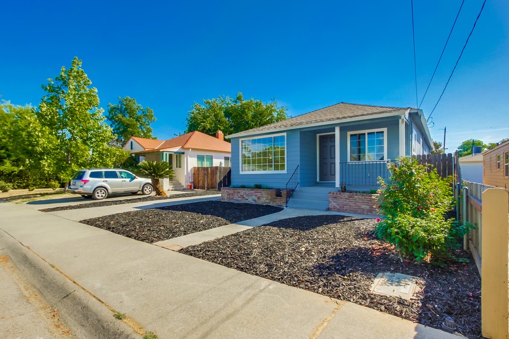 Virtual tour photo 4 of 47 for 3733 52nd St