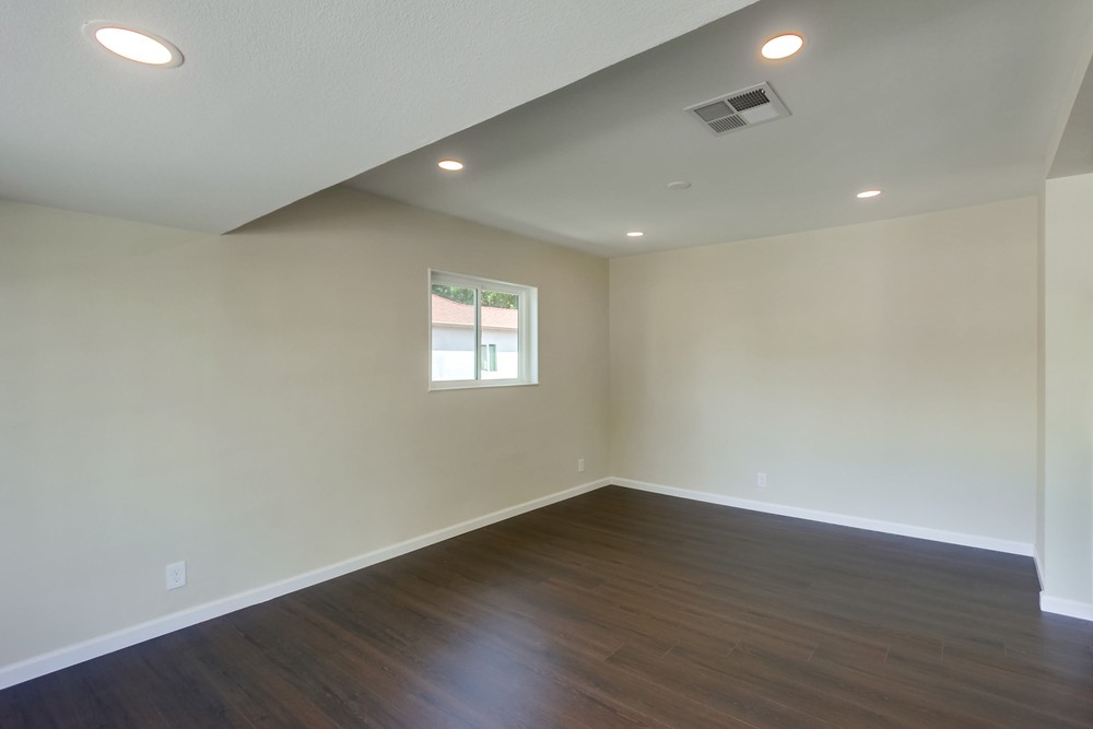 Virtual tour photo 8 of 47 for 3733 52nd St