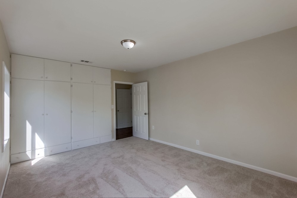 Virtual tour photo 25 of 47 for 3733 52nd St