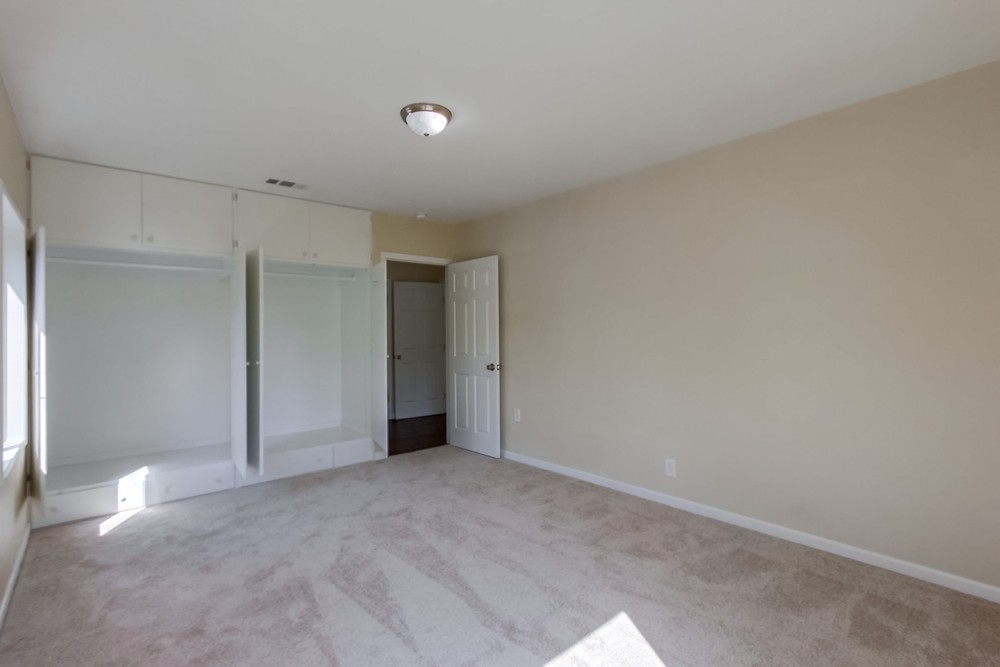Virtual tour photo 26 of 47 for 3733 52nd St