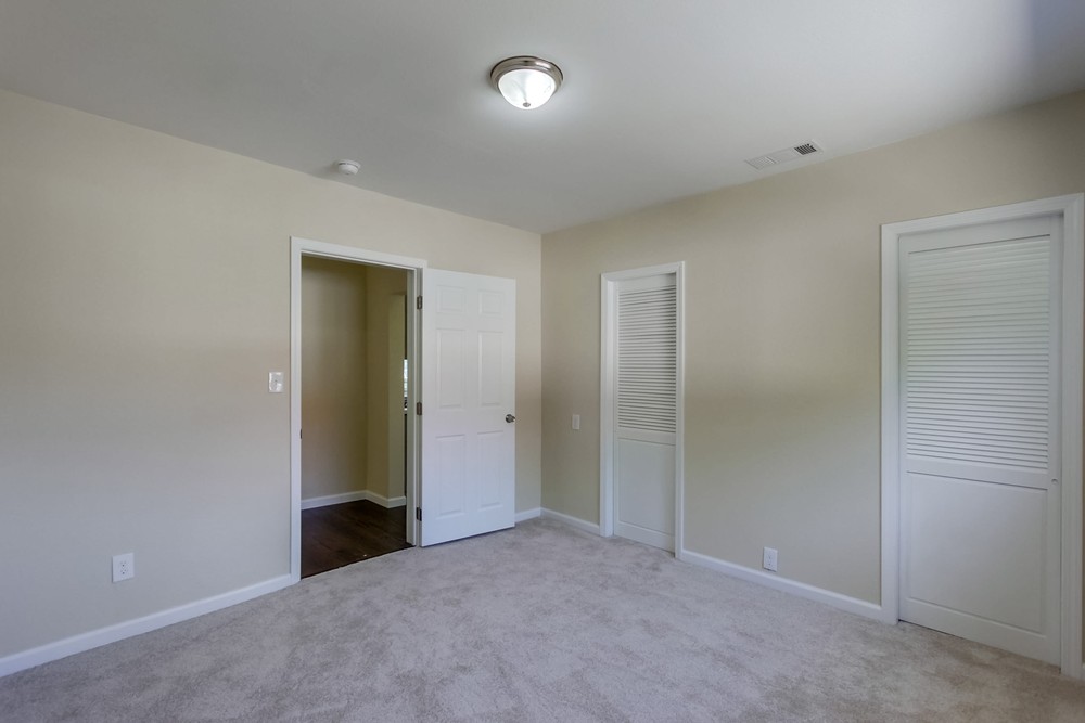 Virtual tour photo 28 of 47 for 3733 52nd St