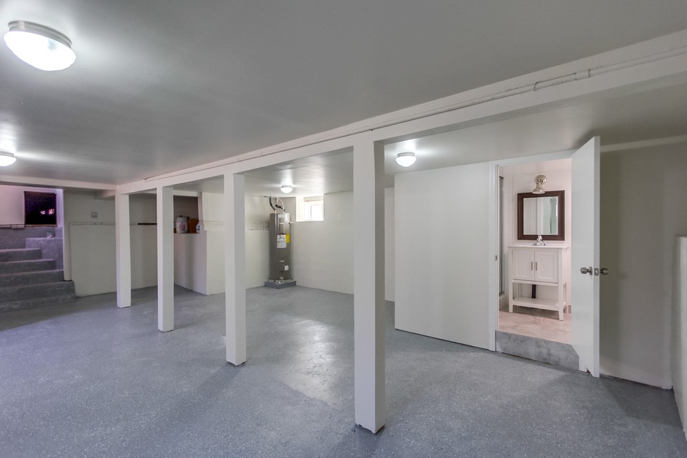 Virtual tour photo 33 of 47 for 3733 52nd St
