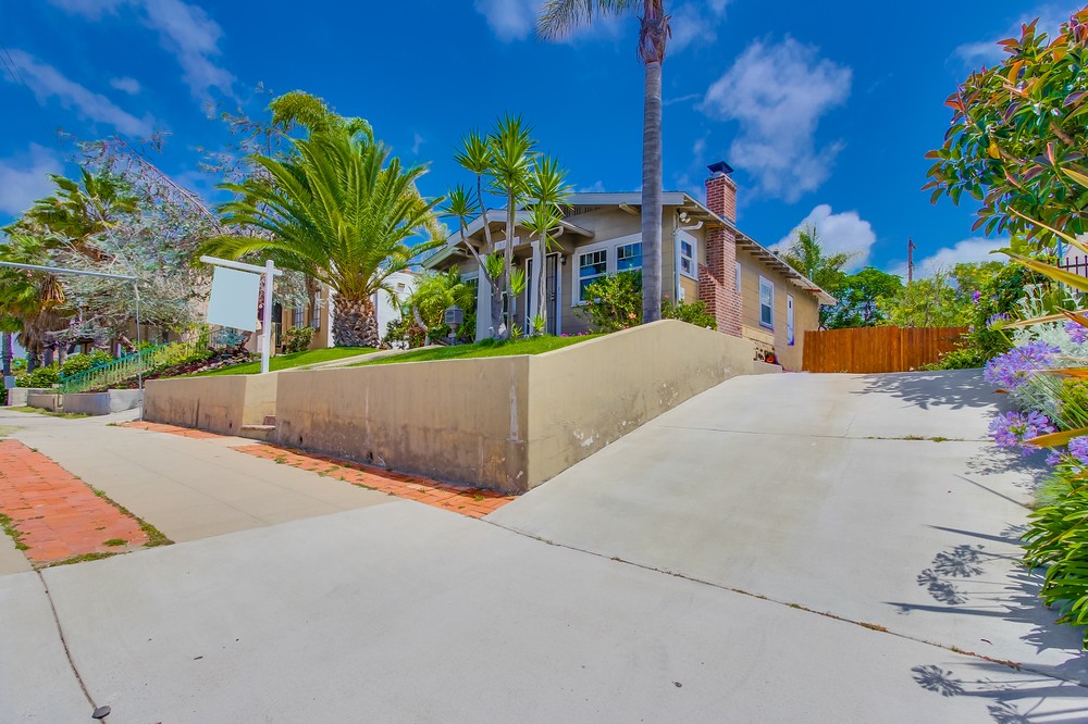 Virtual tour photo 3 of 30 for 3735 Alabama Street