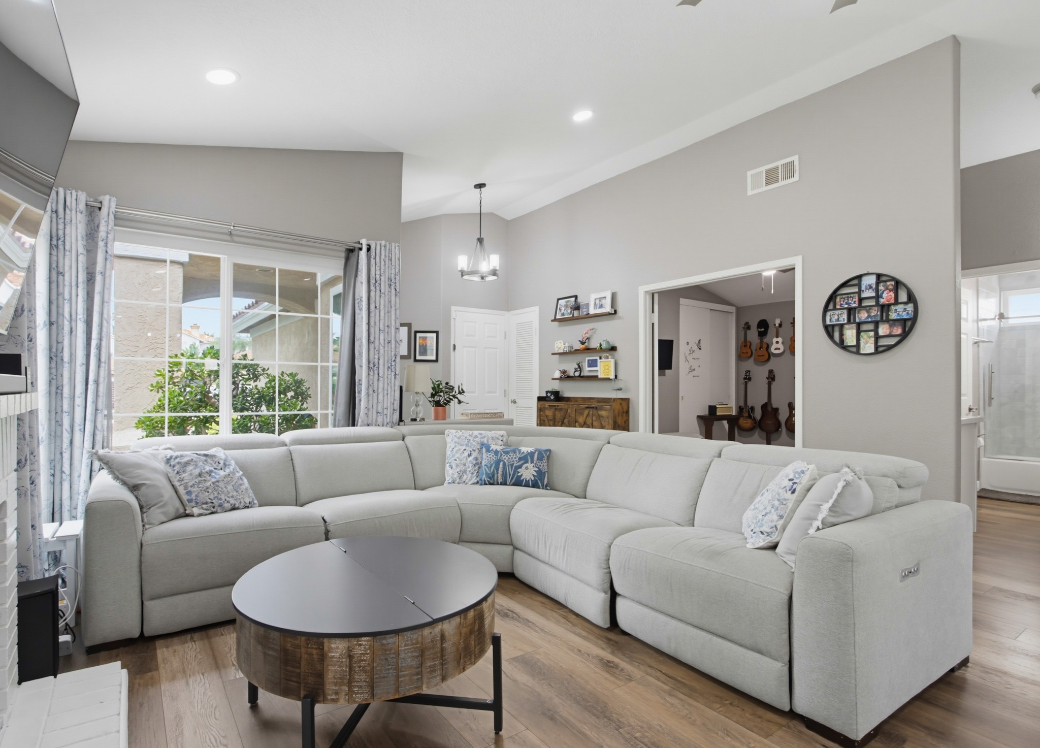 Virtual tour photo 14 of 55 for 3735 Via Del Rancho