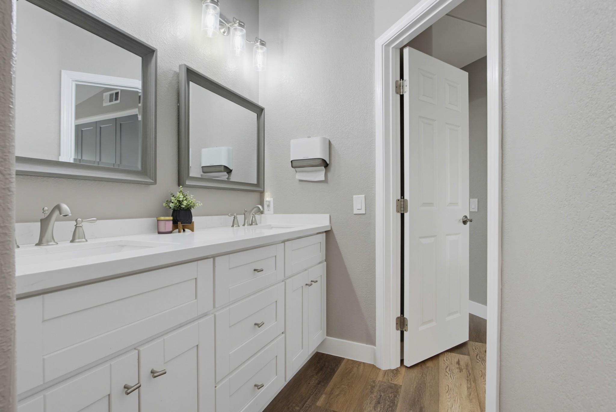 Virtual tour photo 42 of 55 for 3735 Via Del Rancho