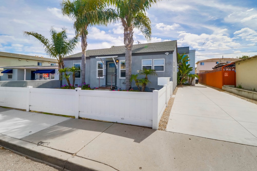 Virtual tour photo 4 of 43 for 3737 Ingraham St