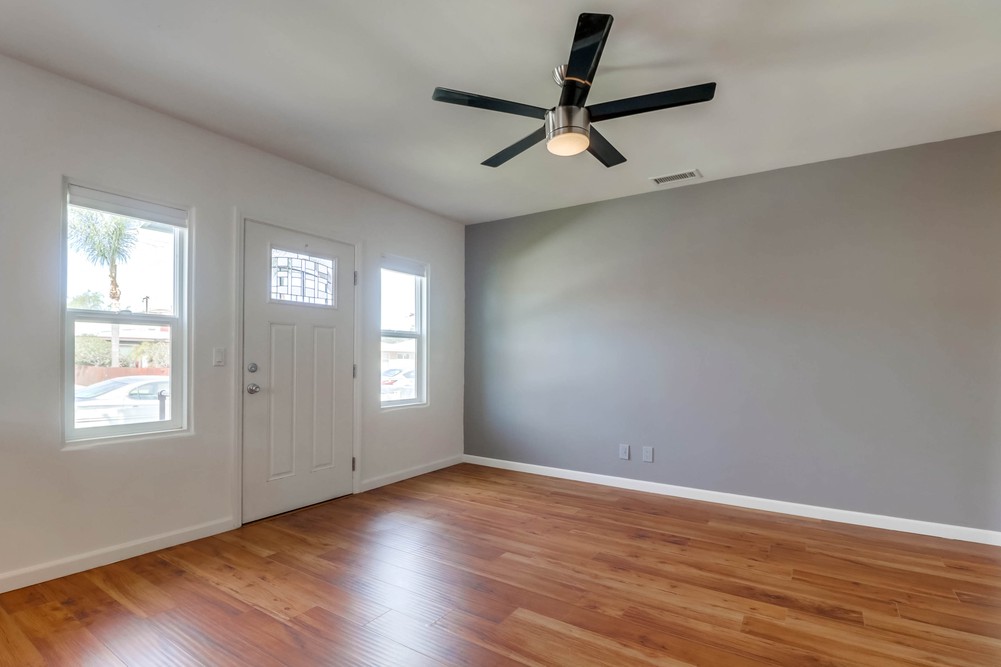 Virtual tour photo 10 of 43 for 3737 Ingraham St