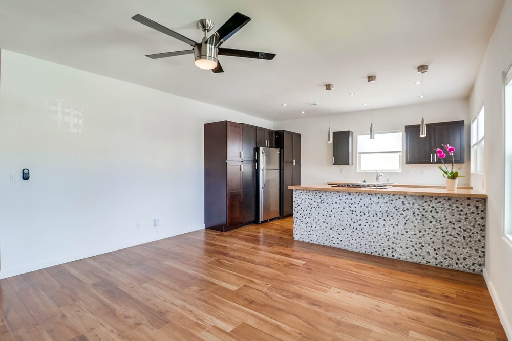 Virtual tour photo 13 of 43 for 3737 Ingraham St