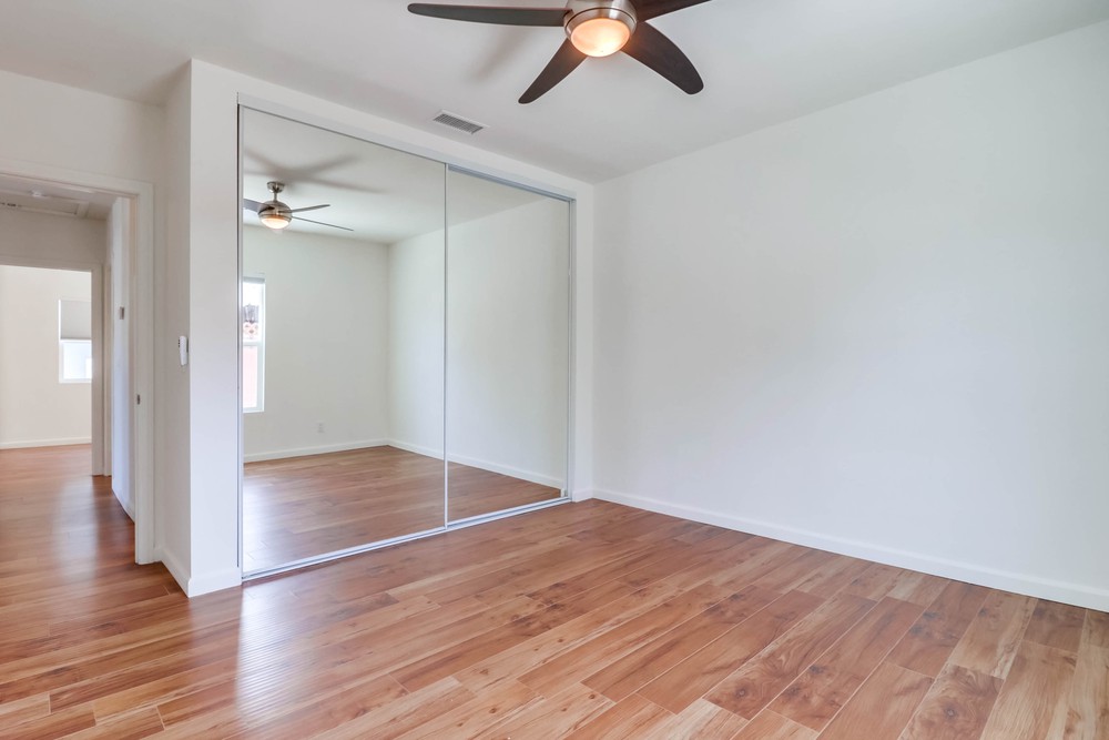 Virtual tour photo 27 of 43 for 3737 Ingraham St