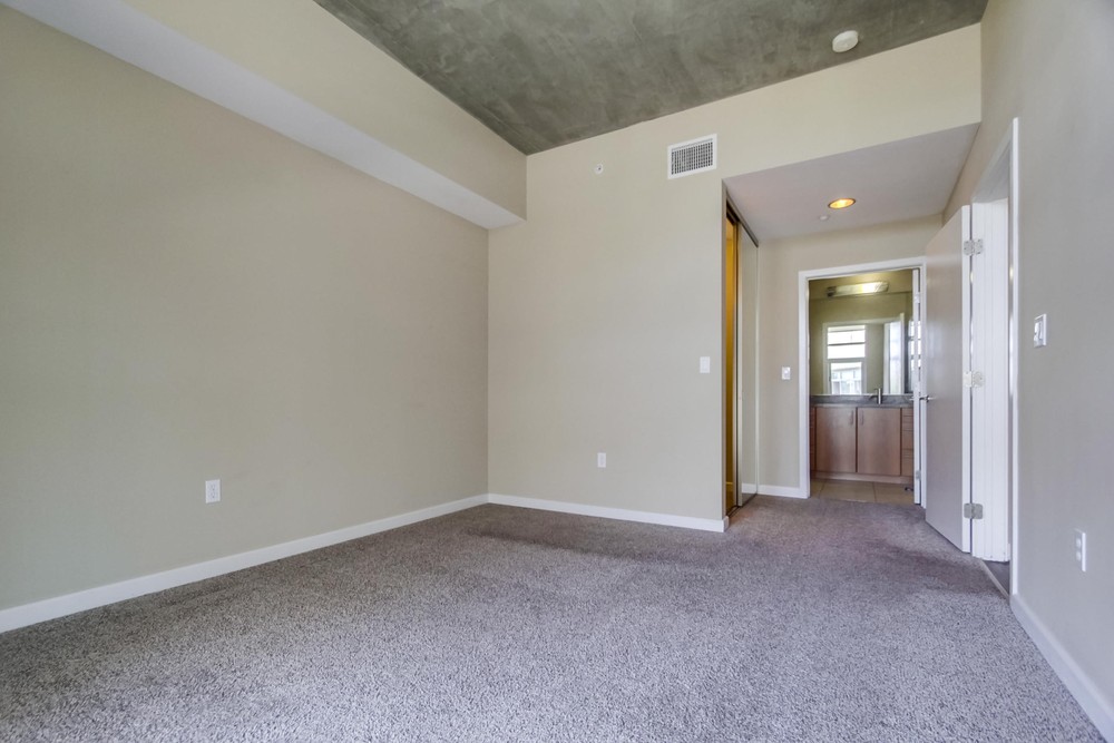 Virtual tour photo 29 of 53 for 3740 Park Blvd #219