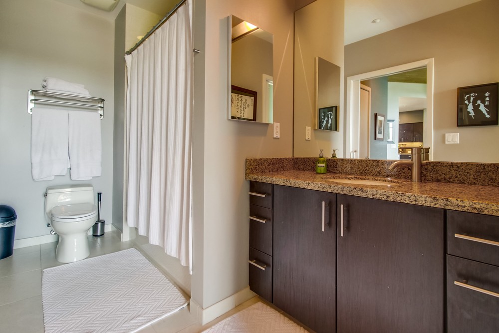 Virtual tour photo 16 of 43 for 3740 Park Blvd #309