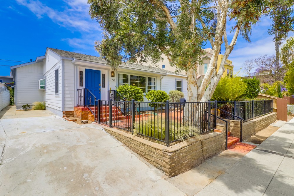 Virtual tour photo 1 of 44 for 3740 Yosemite St