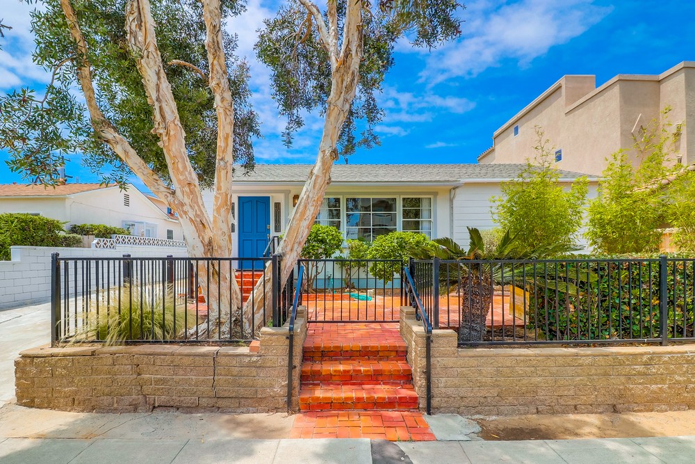 Virtual tour photo 3 of 44 for 3740 Yosemite St