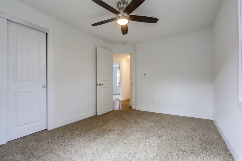 Virtual tour photo 28 of 37 for 3743 46th St
