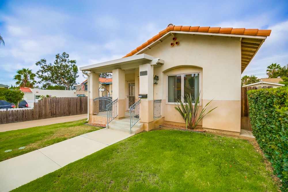 Virtual tour photo 5 of 49 for 3744 Mississippi St