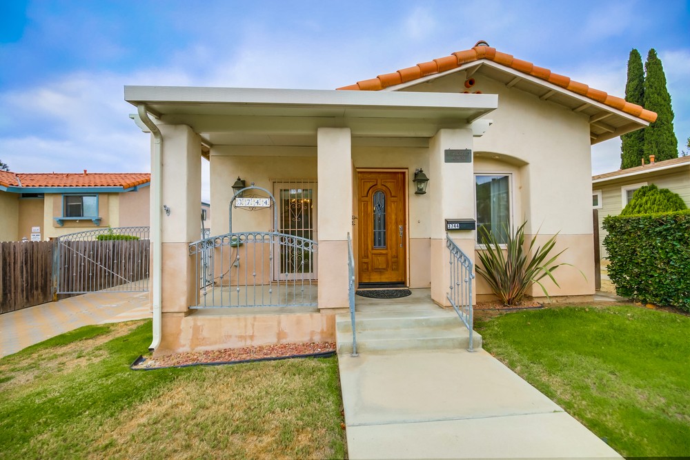 Virtual tour photo 6 of 49 for 3744 Mississippi St