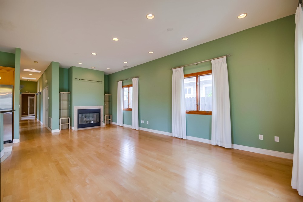 Virtual tour photo 8 of 49 for 3744 Mississippi St
