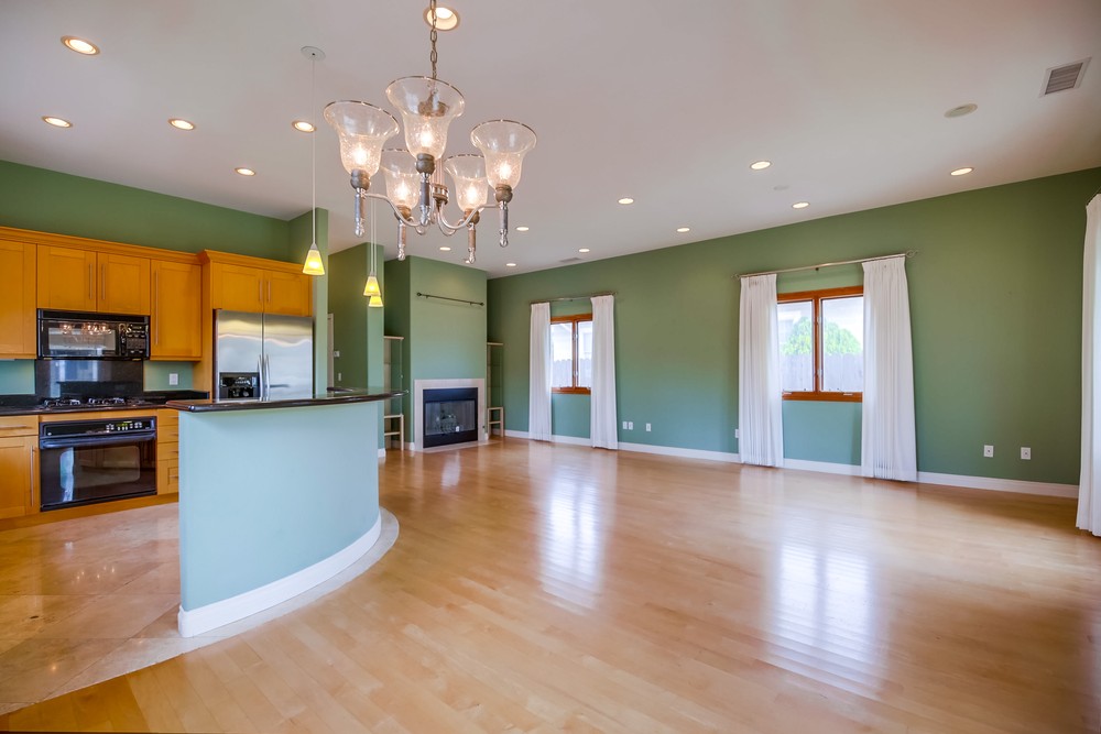 Virtual tour photo 10 of 49 for 3744 Mississippi St