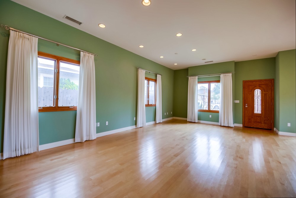 Virtual tour photo 12 of 49 for 3744 Mississippi St