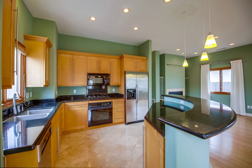 Virtual tour photo 14 of 49 for 3744 Mississippi St