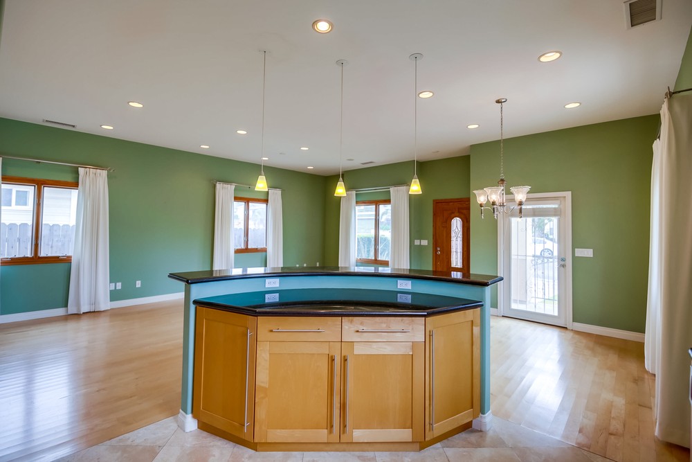 Virtual tour photo 17 of 49 for 3744 Mississippi St