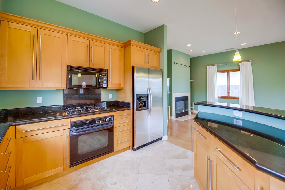 Virtual tour photo 18 of 49 for 3744 Mississippi St
