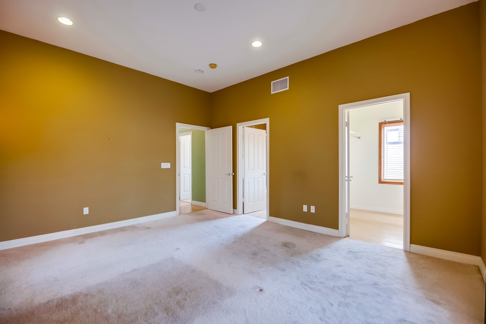 Virtual tour photo 23 of 49 for 3744 Mississippi St