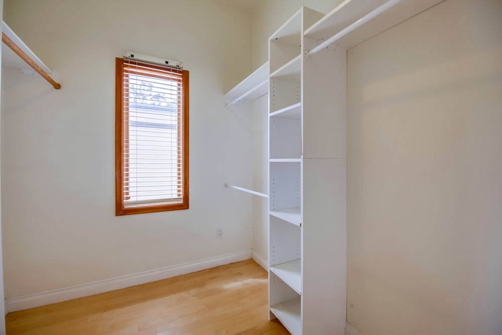 Virtual tour photo 24 of 49 for 3744 Mississippi St