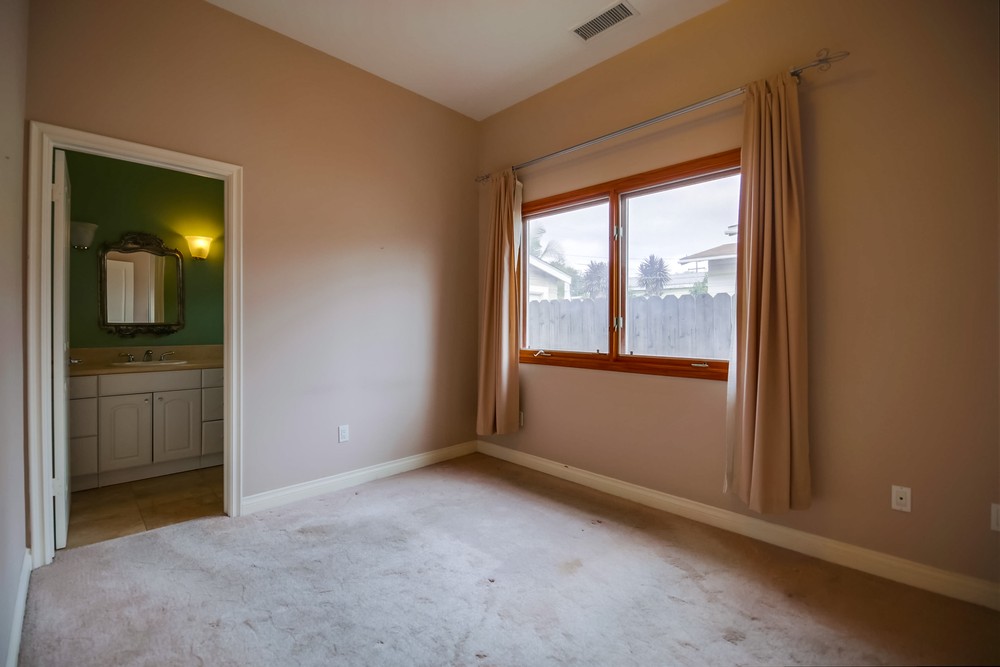 Virtual tour photo 28 of 49 for 3744 Mississippi St