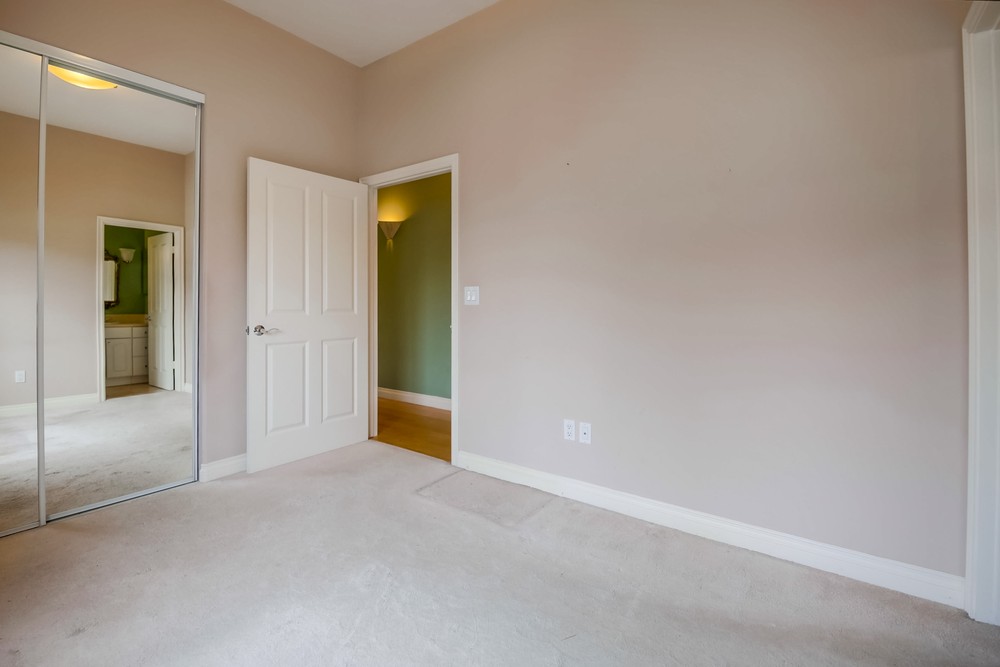 Virtual tour photo 30 of 49 for 3744 Mississippi St
