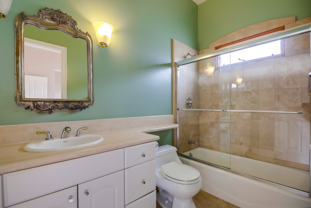 Virtual tour photo 31 of 49 for 3744 Mississippi St